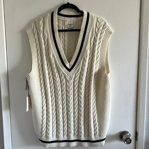 Aritzia Sunday Best Winston White Classic Navy Sweater Vest SZ LG